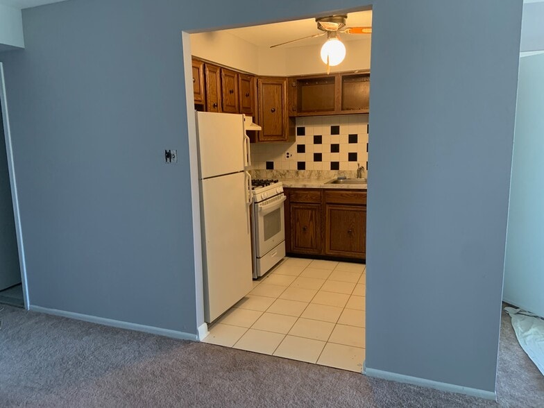 Kitchen - 2002 Arthur St