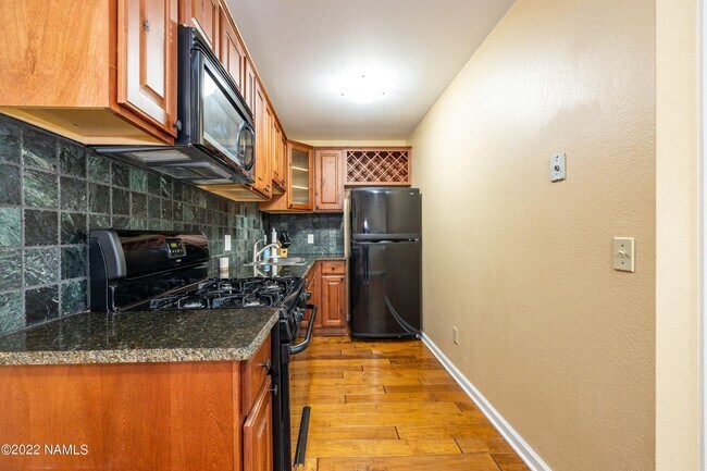 Building Photo - 2605 N Pinon Ridge Dr