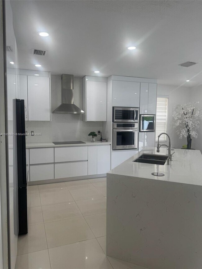 Building Photo - 3521 W 86th Terrace