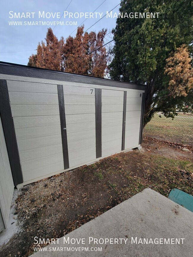 Building Photo - 2565 Targee-