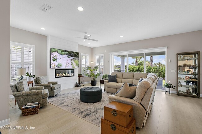 Building Photo - 547 Marquesa Cir