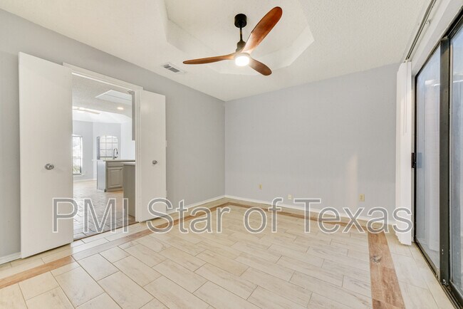 Building Photo - 2801 Hickory Bend Dr