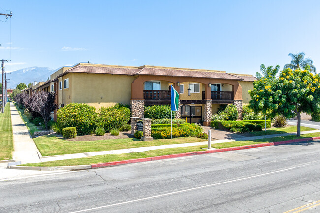 Building Photo - Summit Walk Apartments