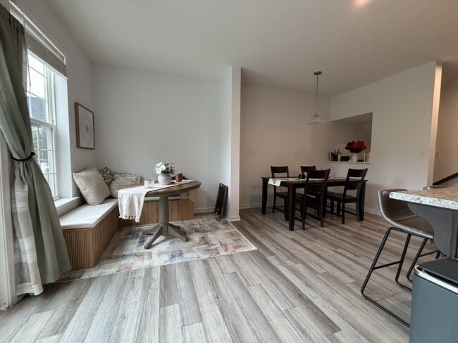 Building Photo - 513 Turquoise Ln