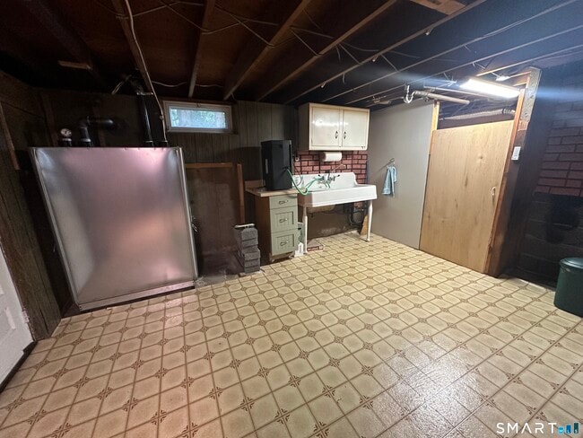 Building Photo - 18 Manchester Ave