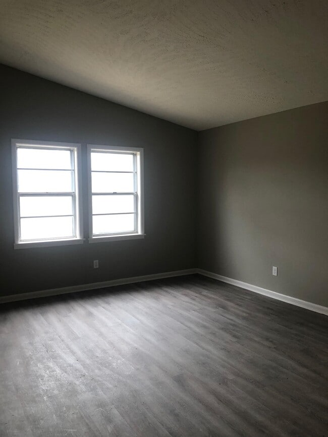 Building Photo - 811 Bellevue St