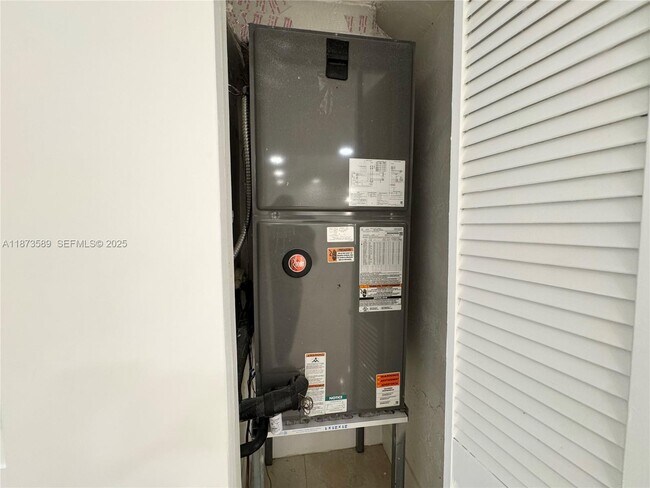 Building Photo - 3768 NE 167th St