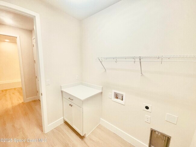 Building Photo - 8538 Rocard Ct
