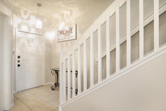 Building Photo - 9881 Porta Leona Ln