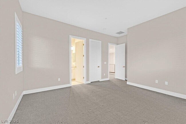 Building Photo - 65 Garibaldi Wy