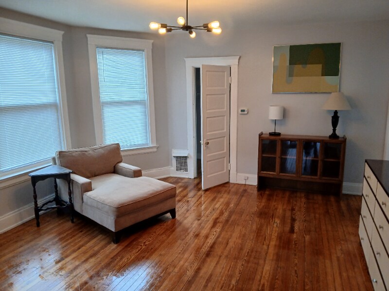 Building Photo - 3269 Montana Ave