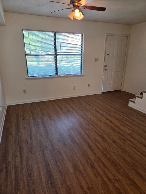 Building Photo - 1511 Medland Rd NW