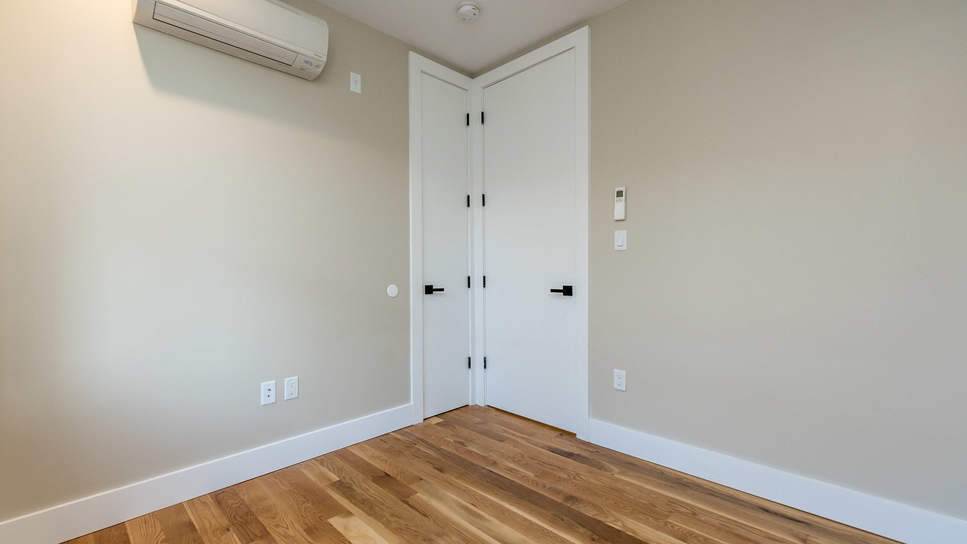 Building Photo - 595 Myrtle Ave