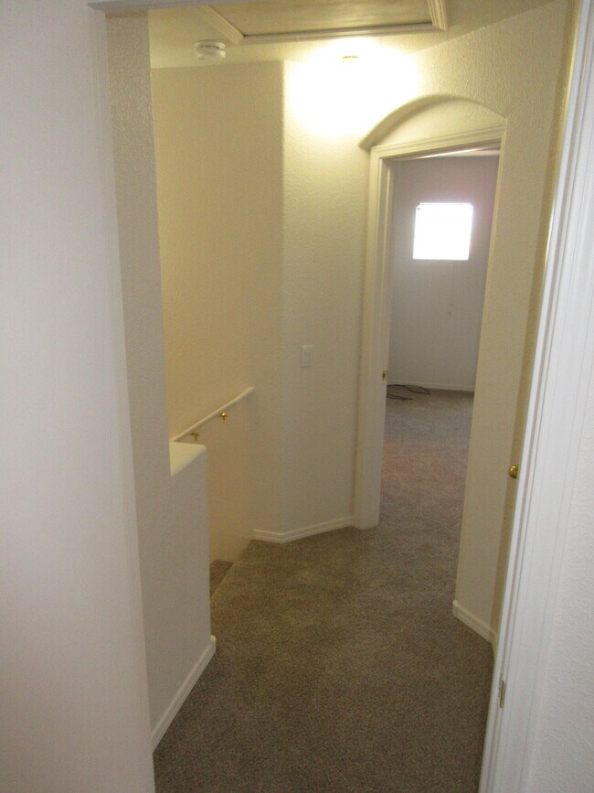 Building Photo - 6501 San Antonio Dr NE