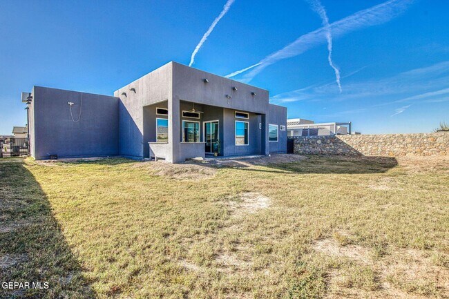 Building Photo - 6716 Rio Haciendas