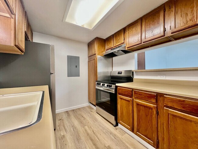 Building Photo - Fantastic 3-bedroom, 2-bathroom condo in desirable community