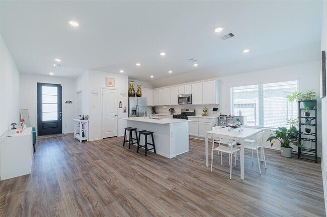 Building Photo - 31535 Beacon Cove Trl