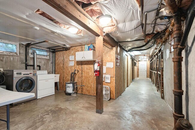 Building Photo - N Mohawk