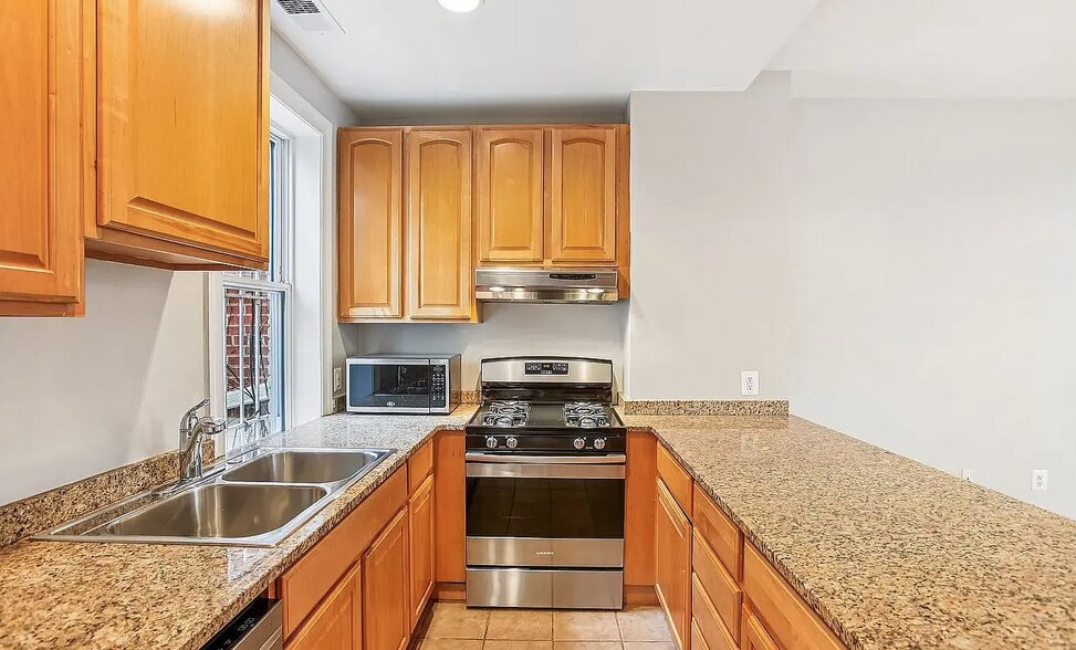 Building Photo - 1610 4th St NW