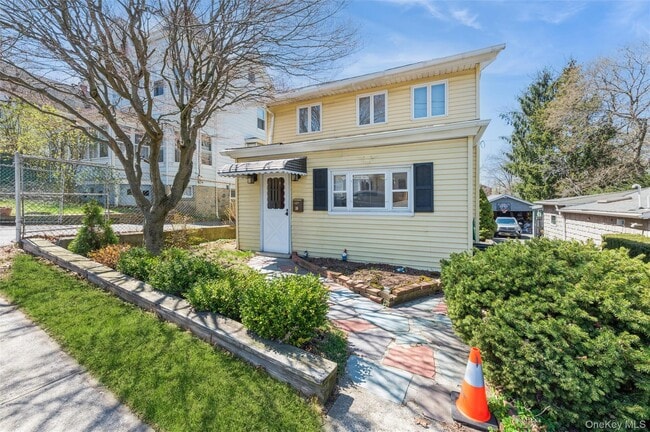 Building Photo - 18 S Washington Ave