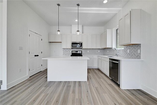 Building Photo - 2305 Century Tree Cv