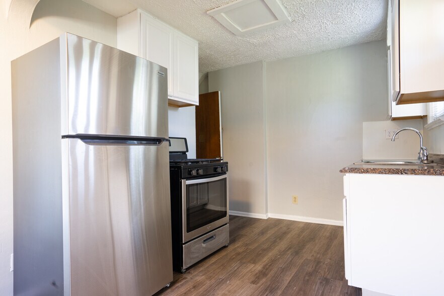 New stainless steel appliances - 1725 E Frankfort St