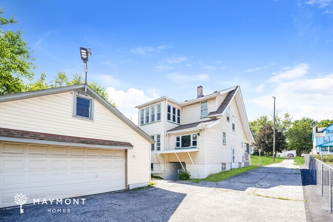 Building Photo - 3 Bedroom in Maple Heights, OH