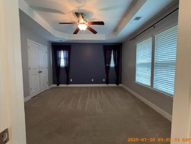Building Photo - Lexington Living Oasis
