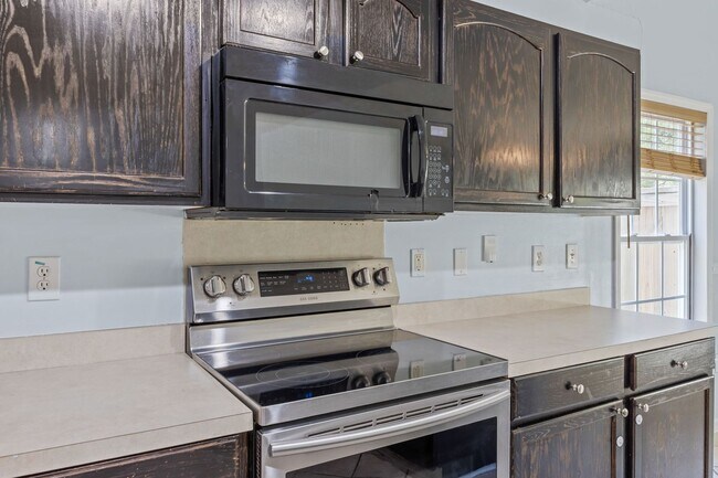 Building Photo - Charming Ranch-Style Home in Wescott Plantation | 4 BD | 2 BA | 1,831 SqFt