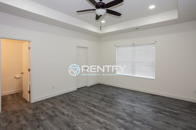 Building Photo - 119 Walnut St