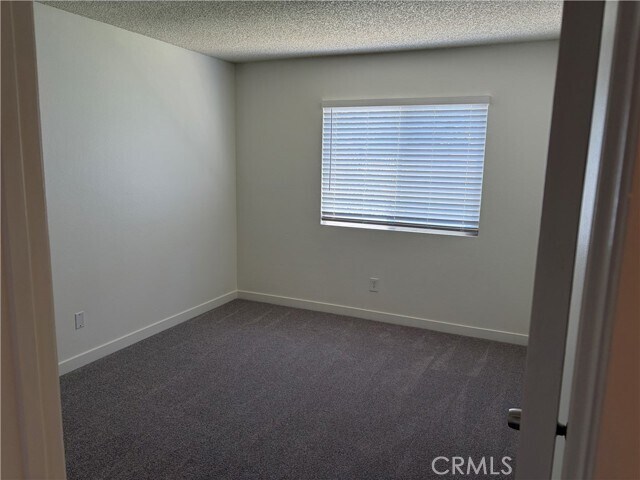 Building Photo - 620 Sky Ct