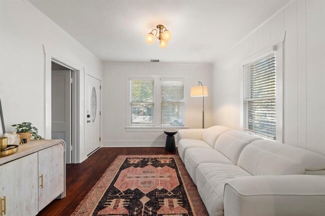 Building Photo - 1805 Brackenridge St