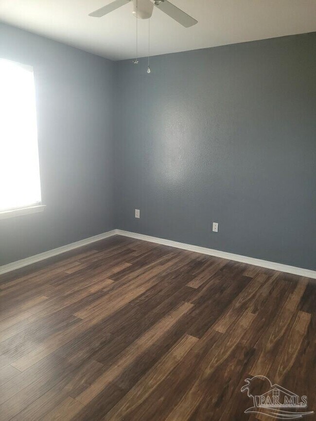 Building Photo - 5863 Chi Chi Cir