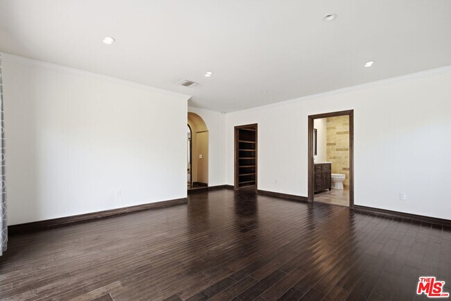 Building Photo - 13800 Erwin St