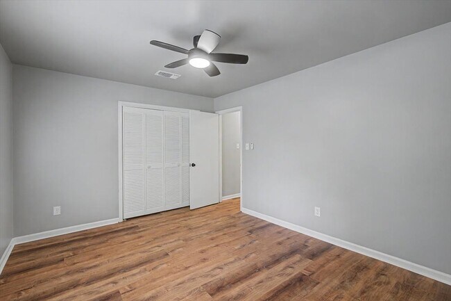 Building Photo - 2430 Coosawattee Dr NE