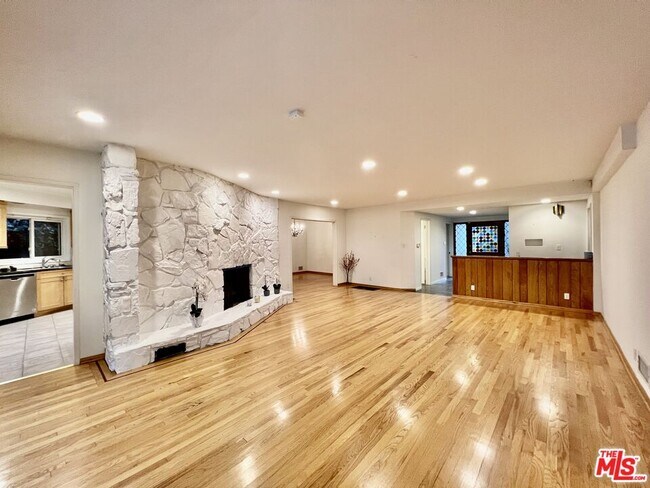 Building Photo - 1008 Westholme Ave