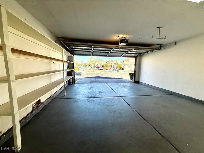 Building Photo - 10001 Coral Sands Dr