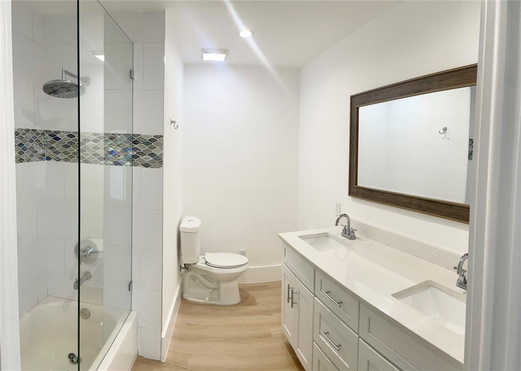 Building Photo - 924 SW 11th St