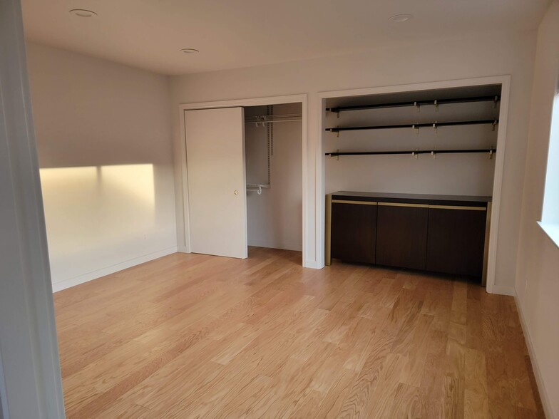 Large lower room with ample storage - 336 N 73rd St