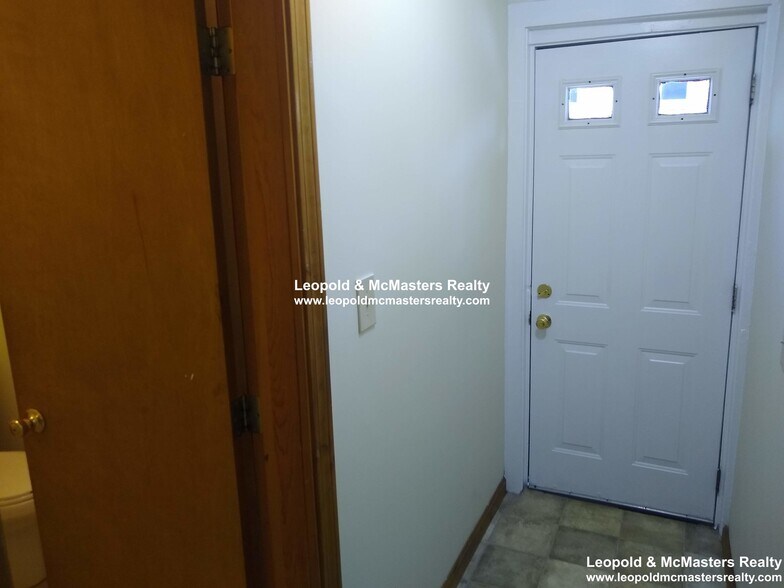 Building Photo - 95 Nichols Ave