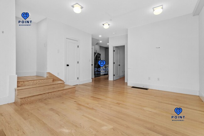 Building Photo - 86 Chelsea St
