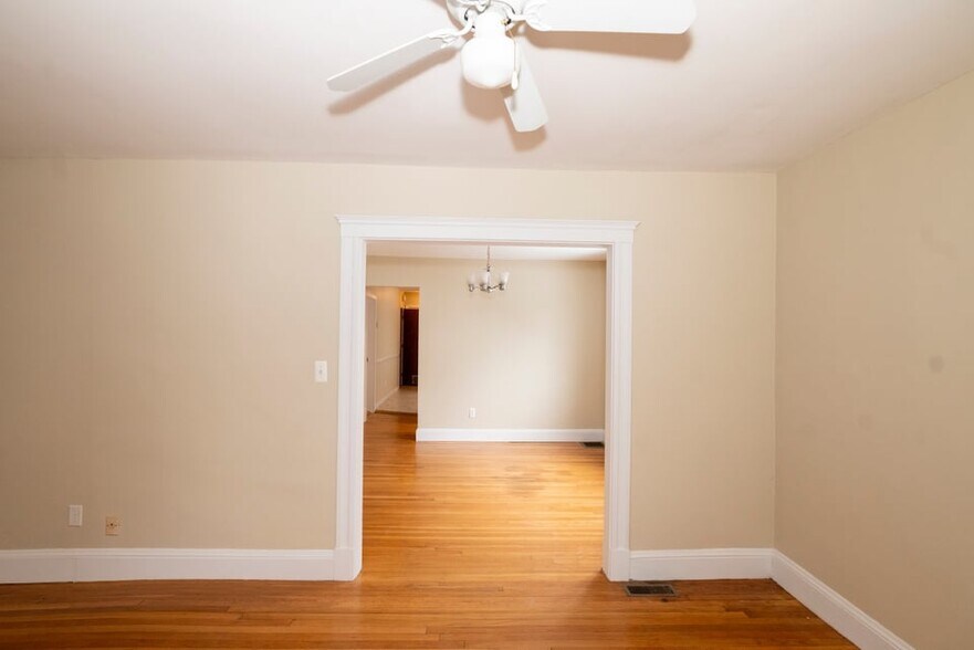 Building Photo - 15 Wheelwright Rd