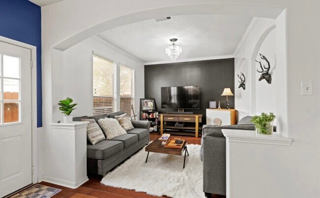 Building Photo - 7402 Hollister Rdg