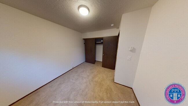 Building Photo - mars5701