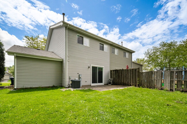 Building Photo - 3060 Winchester Ct W