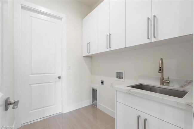 Building Photo - 3115 41st St SW