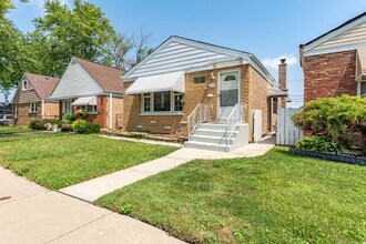 Building Photo - 4507 S Leamington Ave