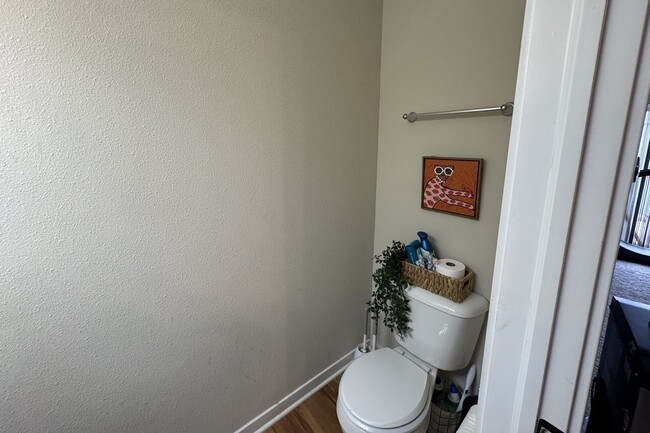 Building Photo - Large 3-Bedroom, 3.5-Bathroom Townhome