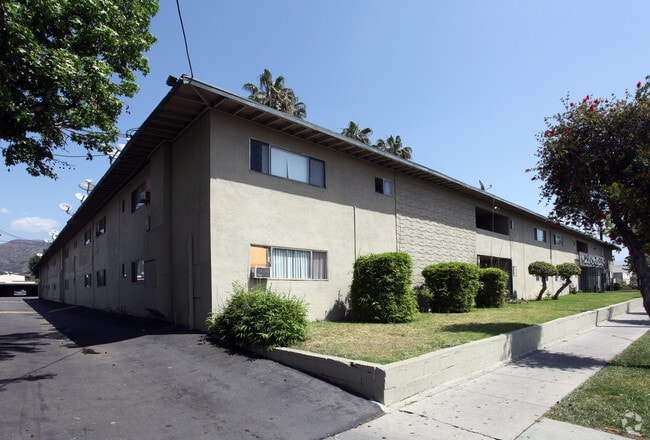 Building Photo - Thunderbird Apartments