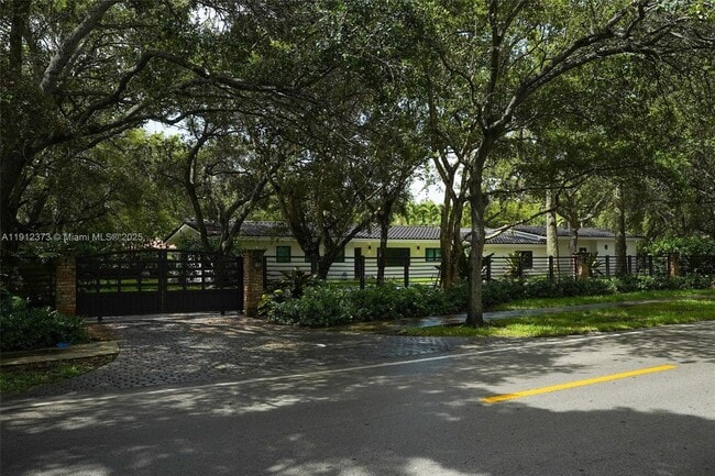 Building Photo - 6230 SW 112th St